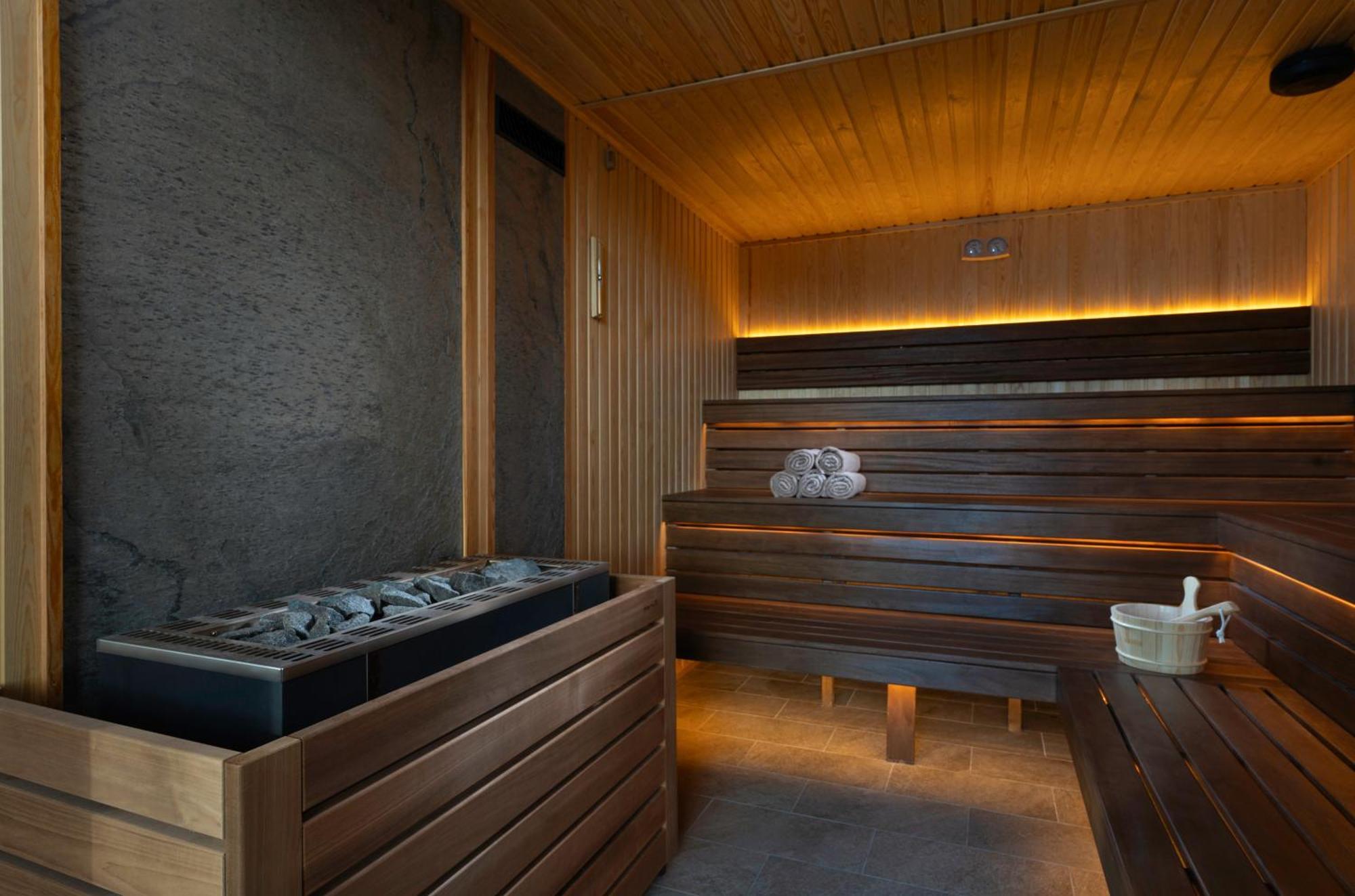 Atmosphere Balneo Hotel & Spa Pavel Banya Exterior photo